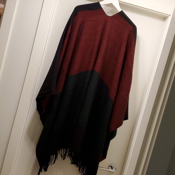 Reversible poncho - Picture 4 of 6